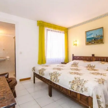 Casa Astoria * توسا ذي مار